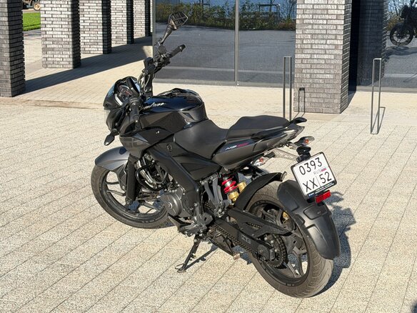 2020 Bajaj Pulsar NS 200, чёрный, 190000 рублей - вид 7