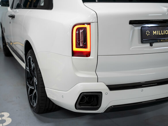 2025 Rolls-Royce Cullinan Black Badge I Рестайлинг (Series II), белый, 64500000 рублей - вид 11