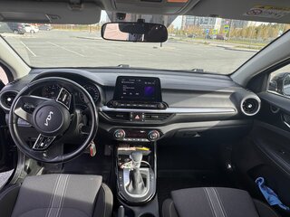 2022 Kia Cerato IV Рестайлинг, чёрный, 2250000 рублей, вид 5