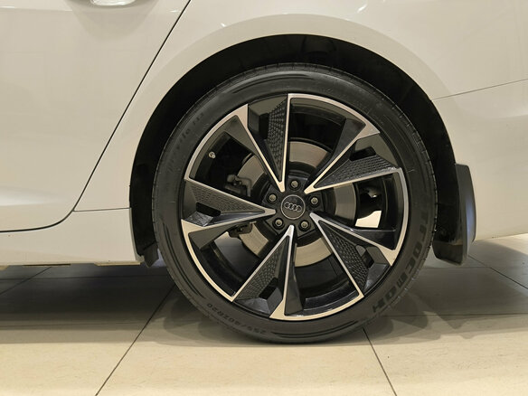 2019 Audi A6 45 TFSI V (C8), белый, 3700000 рублей - вид 17