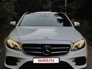 2017 Mercedes-Benz E-Класс 400 V (W213, S213, C238), белый, 2950000 рублей, вид 1