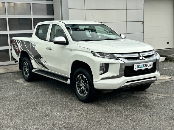 2021 Mitsubishi L200 V Рестайлинг, белый, 2600000 рублей - вид 2