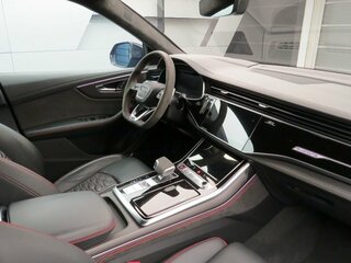 2021 Audi RS Q8 I, чёрный, 14850000 рублей, вид 4