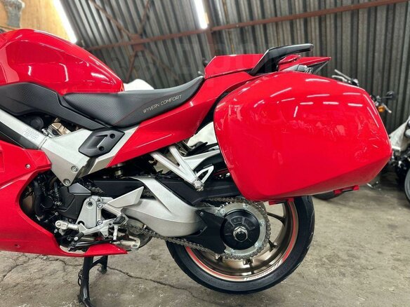 2014 Honda VFR 800, красный, 910000 рублей - вид 26