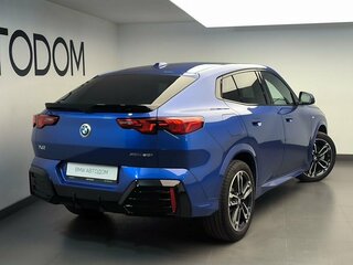 2025 BMW X2 xDrive25i II (U10), синий, 6930000 рублей, вид 3