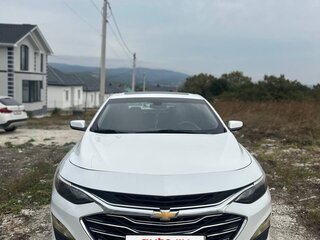 2019 Chevrolet Malibu IX Рестайлинг, белый, 1300000 рублей, вид 1