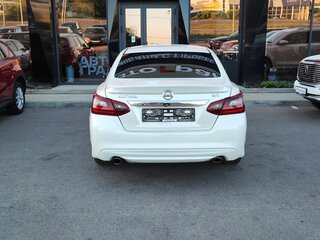 2017 Nissan Altima V (L33) Рестайлинг, белый, 1110000 рублей, вид 5
