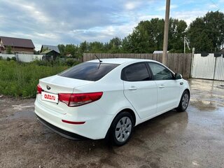 2016 Kia Rio III Рестайлинг, белый, 945000 рублей, вид 3