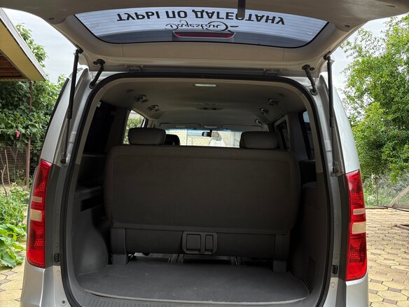 2009 Hyundai Grand Starex I, серый, 1800000 рублей - вид 5