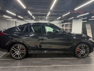 2021 BMW X6 40d III (G06), чёрный, 8250000 рублей, вид 5