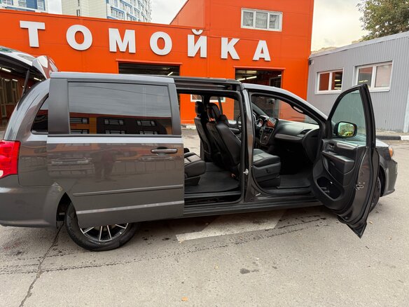 2017 Dodge Caravan Grand V, серый, 2150000 рублей - вид 12
