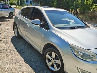 2011 Opel Astra J, серебристый, 689000 рублей, вид 5