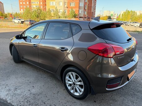 2018 Kia Ceed II Рестайлинг, коричневый, 1360000 рублей, вид 2