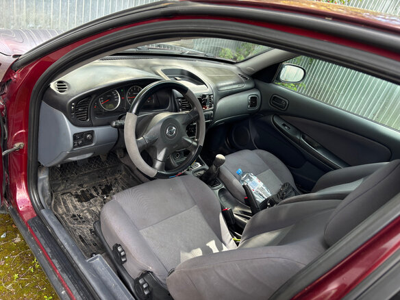 2004 Nissan Almera II (N16) Рестайлинг, красный, 360000 рублей - вид 16