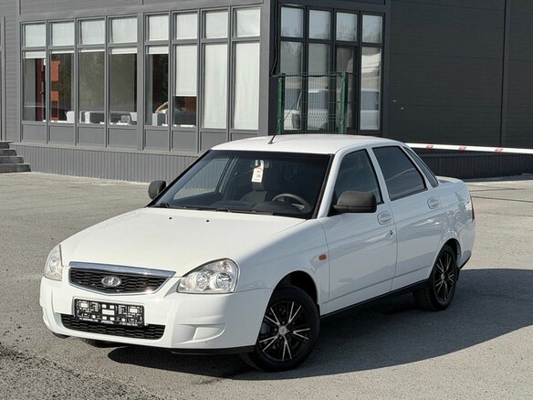 2016 Lada (ВАЗ) Priora I Рестайлинг, белый, 660000 рублей - вид 1