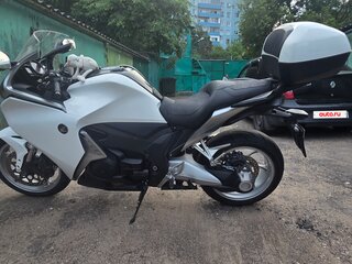 2011 Honda VFR 1200, белый, 650000 рублей, вид 4