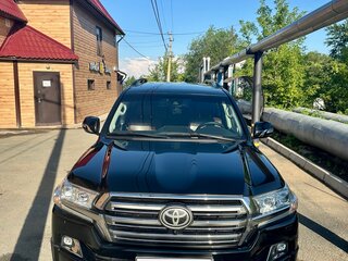 2015 Toyota Land Cruiser 200 Series Рестайлинг 2, чёрный, 5600000 рублей, вид 1
