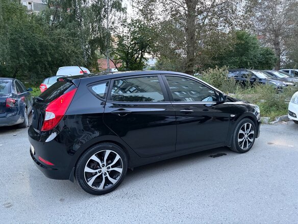 2015 Hyundai Solaris I Рестайлинг, чёрный, 1150000 рублей - вид 3
