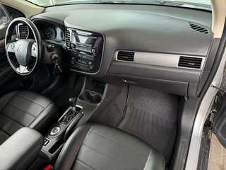 2015 Mitsubishi Outlander III Рестайлинг 2, серебристый, 1619000 рублей, вид 5