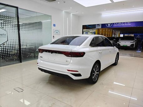 2022 Geely Emgrand II, белый, 1590000 рублей, вид 3