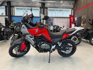 2026 QJMotor SVT 650 X, красный, 689000 рублей, вид 1
