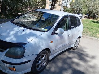 1999 Nissan Tino, белый, 220000 рублей, вид 1