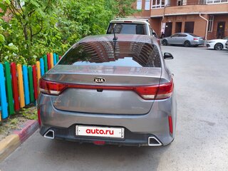 2020 Kia Rio IV Рестайлинг, серый, 1520000 рублей, вид 3