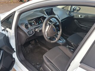 2019 Ford Fiesta Mk6 Рестайлинг, белый, 950000 рублей, вид 5