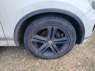 2017 Volkswagen Touareg II Рестайлинг, белый, 2430000 рублей, вид 2