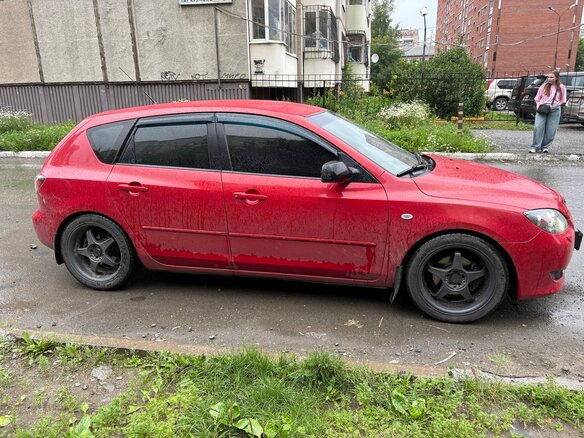 2005 Mazda 3 I (BK), красный, 460000 рублей - вид 9