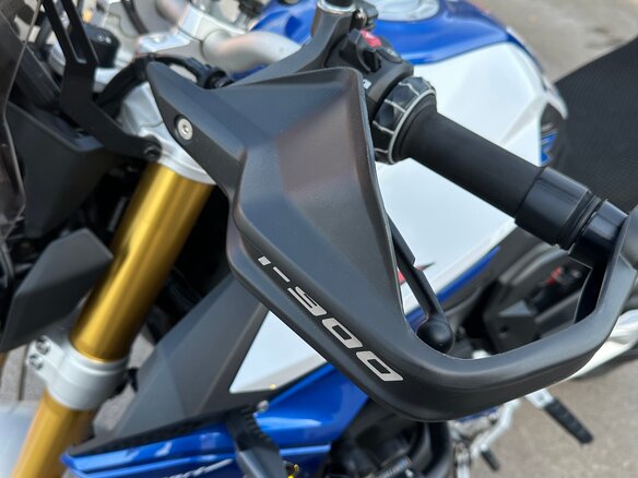 2023 BMW F 900 R, белый, 1250000 рублей - вид 17