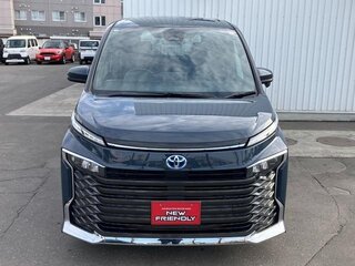 2023 Toyota Voxy IV (R90), синий, 4100000 рублей, вид 2