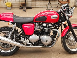 2008 Triumph Thruxton, красный, 550000 рублей, вид 2