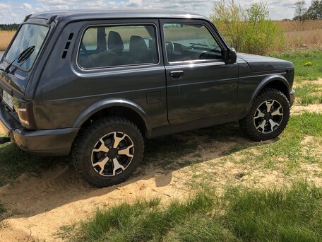 2018 Lada (ВАЗ) 2121 (4x4) Urban I Рестайлинг, серебристый, 750000 рублей, вид 1