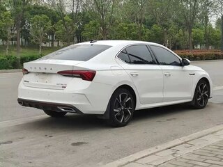 2022 Skoda Octavia IV (A8), белый, 1780005 рублей, вид 4