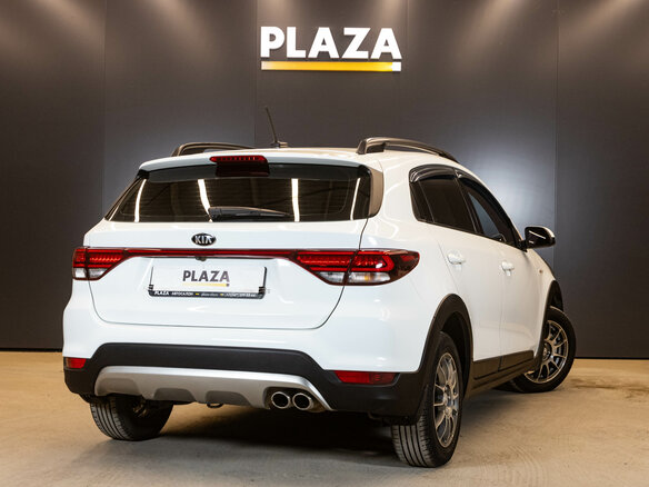 2018 Kia Rio X-Line IV, белый, 1200000 рублей - вид 2