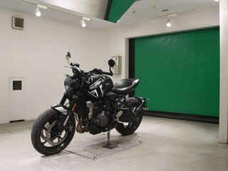 2022 Triumph Trident 660, чёрный, 797000 рублей, вид 4