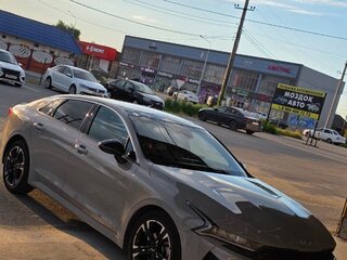 2021 Kia K5 III, серый, 2100000 рублей, вид 2