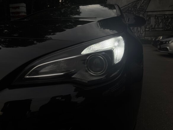 2013 Opel Astra GTC J Рестайлинг, чёрный, 970000 рублей - вид 9