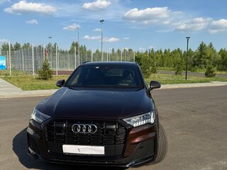 2020 Audi Q7 45 TDI II (4M) Рестайлинг, коричневый, 6700000 рублей, вид 3
