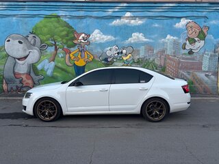 2013 Skoda Octavia III (A7), белый, 1375000 рублей, вид 4