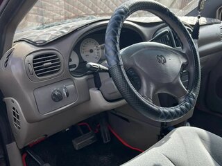 2001 Dodge Caravan 3-speed IV, красный, 485000 рублей, вид 4