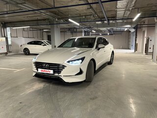 2021 Hyundai Sonata VIII (DN8), белый, 2600000 рублей, вид 3