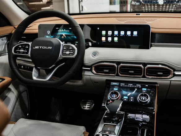 2026 Jetour X70+ I Рестайлинг, серый, 3399000 рублей - вид 16