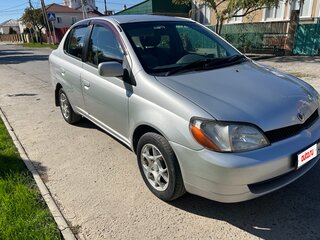 2000 Toyota Platz, серебристый, 300000 рублей, вид 2