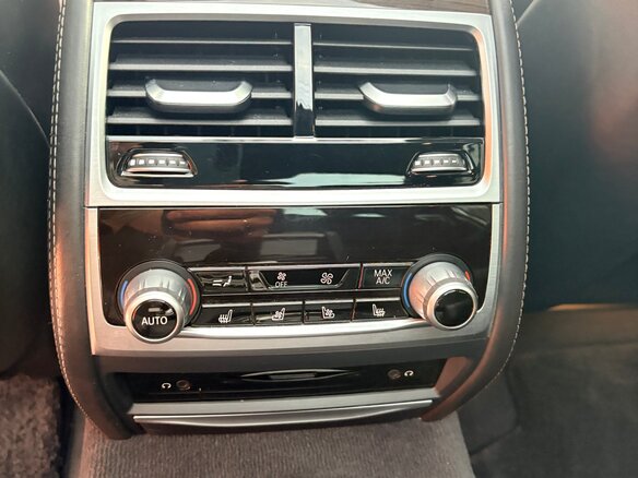 2017 BMW 7 серии Long 750Li xDrive VI (G11/G12), чёрный, 3800000 рублей - вид 31
