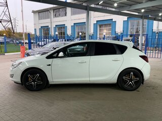 2010 Opel Astra J, белый, 729000 рублей, вид 2