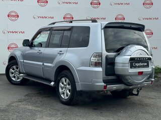 2012 Mitsubishi Pajero IV Рестайлинг 1, серебристый, 2419000 рублей, вид 3