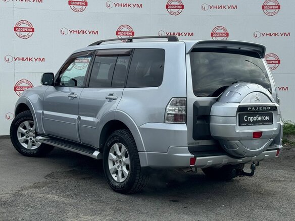 2012 Mitsubishi Pajero IV Рестайлинг 1, серебристый, 2299000 рублей - вид 2