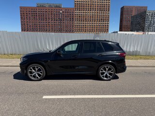 2021 BMW X5 30d IV (G05/G18), чёрный, 8200000 рублей, вид 2